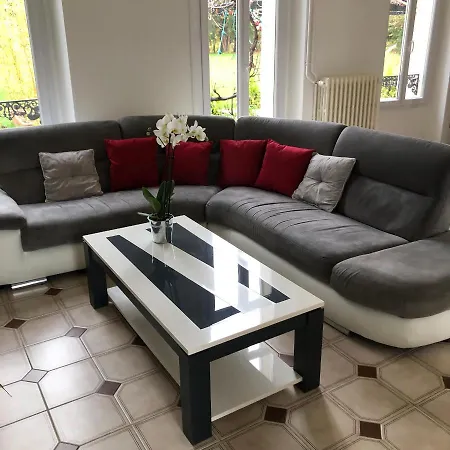 Maison A Epernay En Champagne Pierry